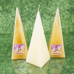 Vanília illatú gyertya * piramis - rusztikus 15 cm