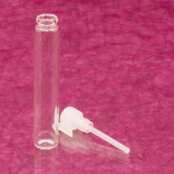 Üvegfiola * 2 ml, műanyag kupakkal