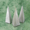 Piramis rusztikus gyertya * ezüst * 15 cm