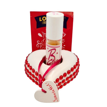 ”SZÍVECSKE” gyertyatartó + 1db 10 ml női parfüm deo-roll, ajándékcsomag, díszcsomagolással