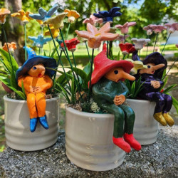 "Szerencsehozó Manócska"...