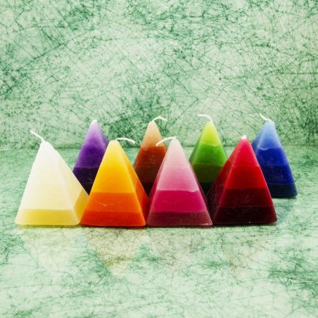 Rusztikus piramis gyertya 4 rétegű több színben 70 mm